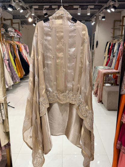 Unstitched suit girraf tissue