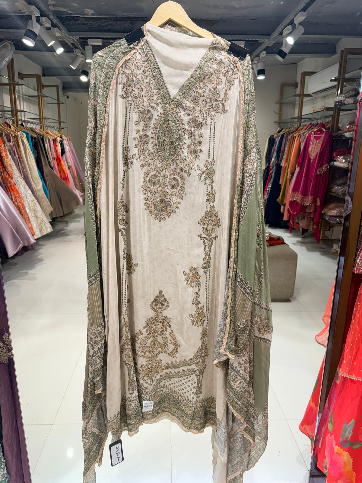 Crepe unstitched suit