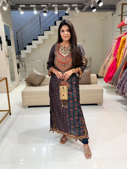 Long side cut embroided co-ord set