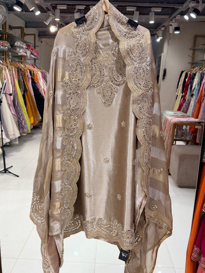 Unstitched suit girraf tissue