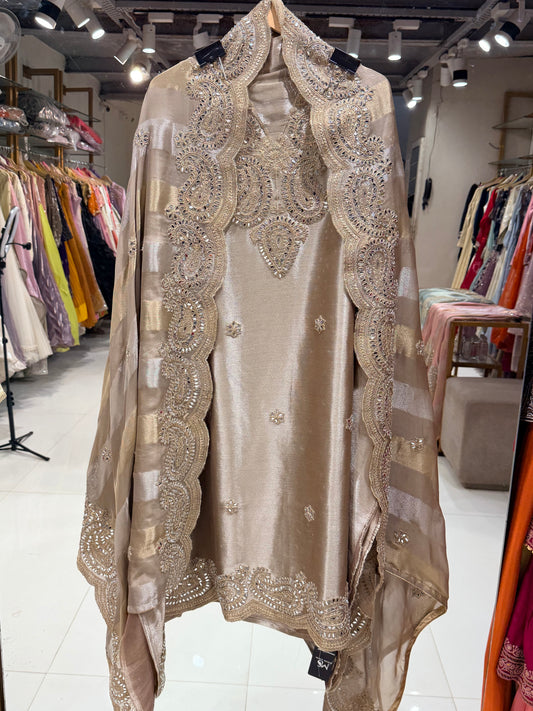 Unstitched suit girraf tissue