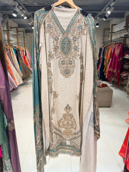 Crepe unstitched suit