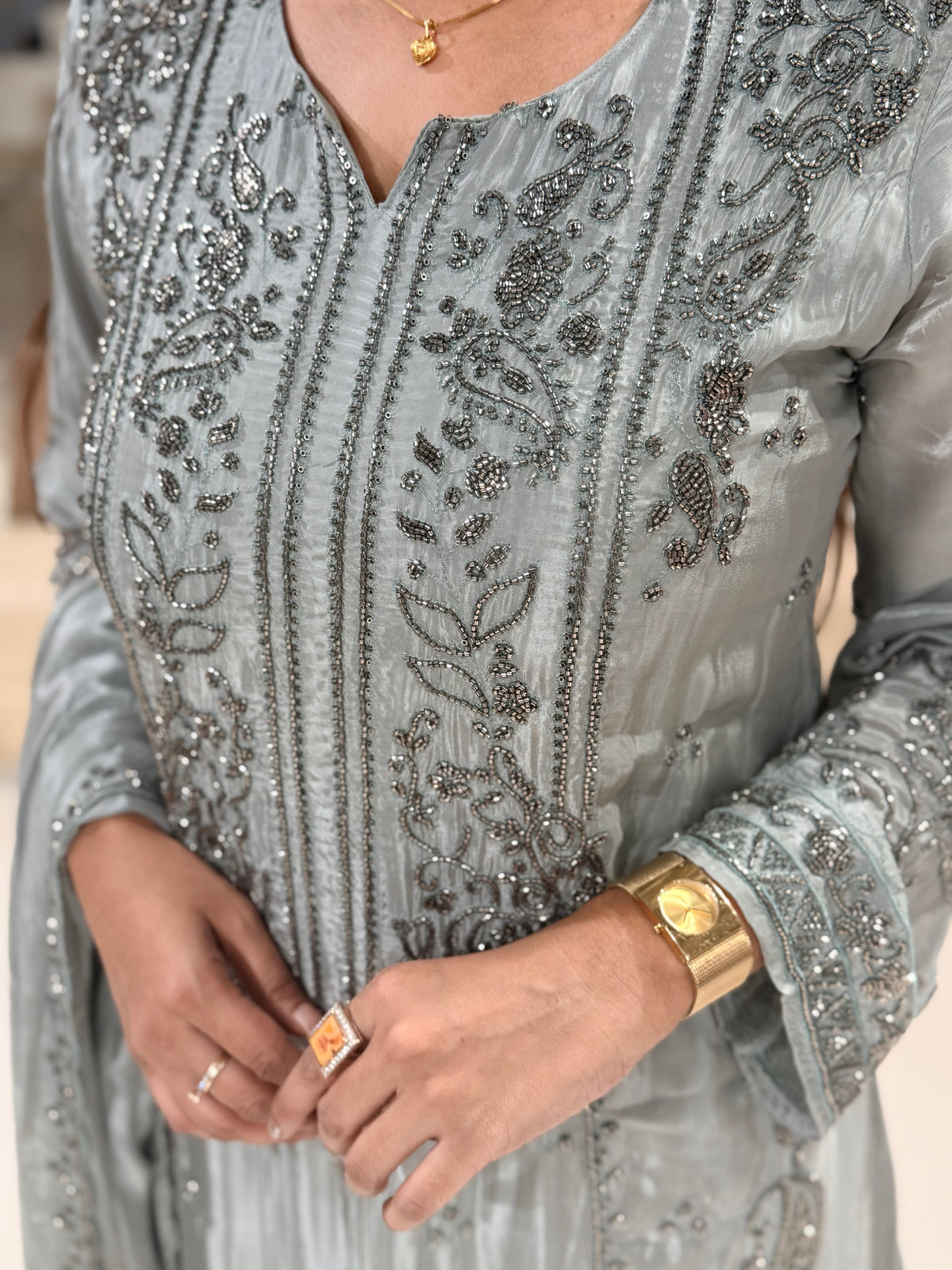 A line palistani crepe suit