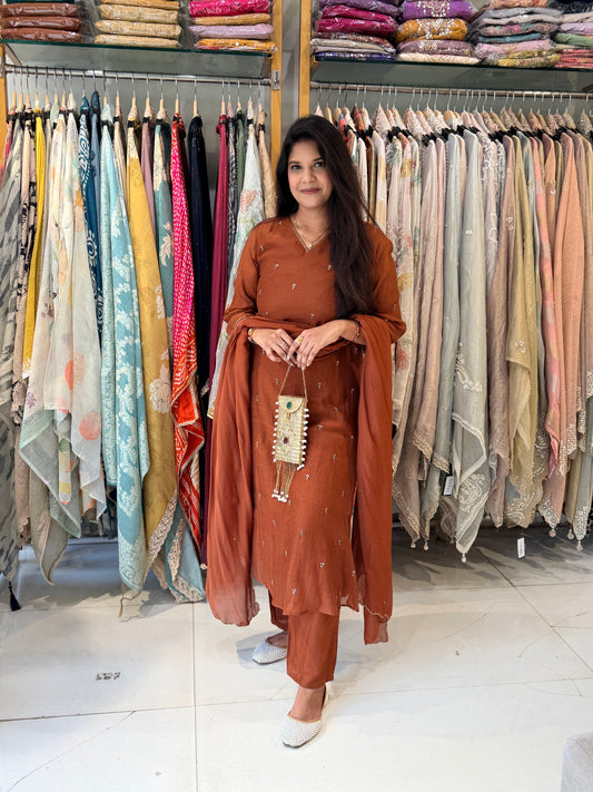 Mull chanderi bootawork a line suit