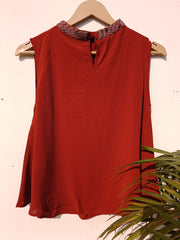 SLEVLESS RUST TOP